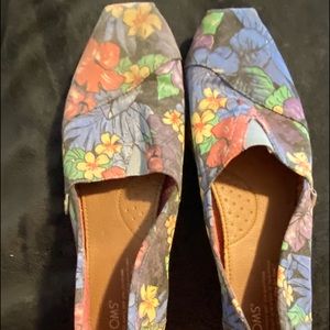 TOMS Multicolored Floral Women’s Size 10 GUC